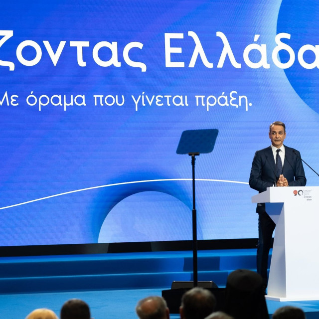 Διλήμματα και συγκρίσεις από Μητσοτάκη - Ισχυρή κυβέρνηση, καθαρές λύσεις