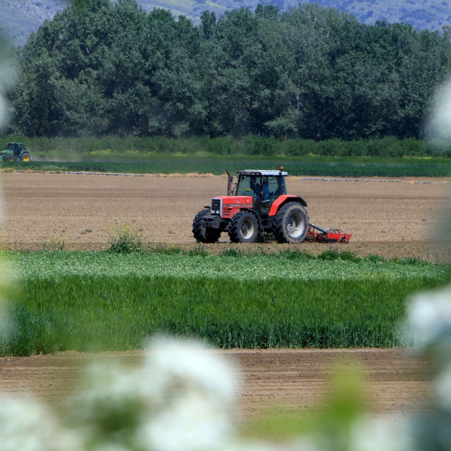 Αγρότες: Μηδενικός φόρος εισοδήματος έως 20.000 ευρώ  -Ποιοι θα δουν μειώσεις, παραδείγματα