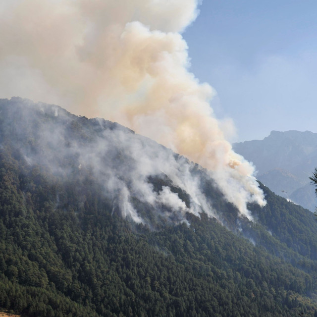 Φωτιά στην Κόνιτσα: Μάχη για 9η μέρα -  Στη χαράδρα του Αώου το πιο δύσκολο μέτωπο