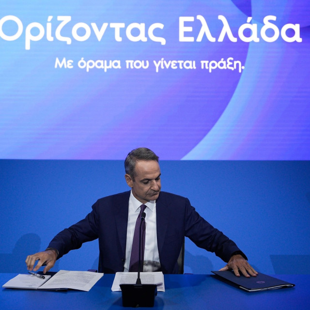 Τι σχεδιάζουν στο Μαξίμου για το κόμμα Σαμαρά, τι περιμένει ο Μητσοτάκης από τις δημοσκοπήσεις