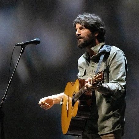 Ray LaMontagne: O βραβευμένος με Grammy τραγουδιστής καταρρέει επί σκηνής