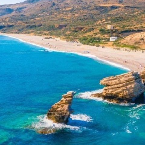 Υπερτουρισμός στην Κρήτη: Ποιες περιοχές βρίσκονται στα όριά τους - Η μεγάλη πρόκληση για το νησί