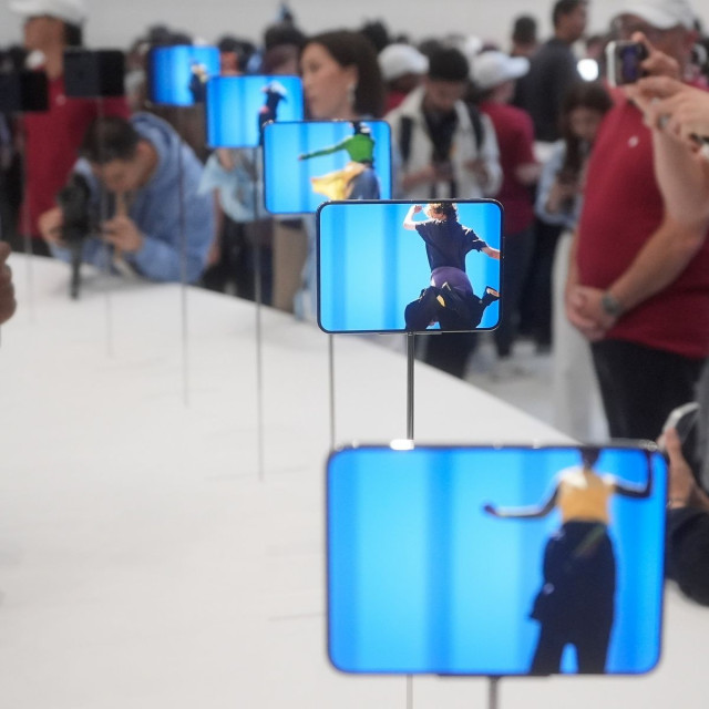 iPhone Duo: Ανάμεικτες οι πρώτες αντιδράσεις για το πρώτο αναδιπλούμενο iPhone της Apple