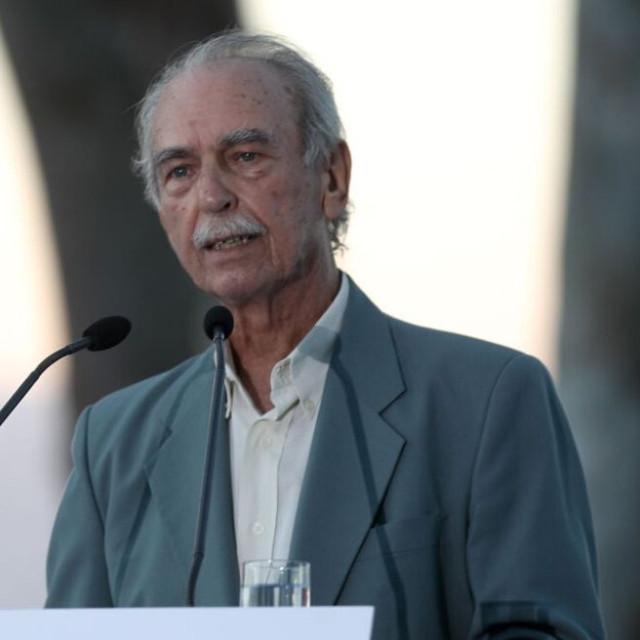 ΠΑΣΟΚ και ΣΥΡΙΖΑ για θάνατο Χαλβατζή: Τον αποχαιρετώ με βαθιά θλίψη, θαυμασμό και σεβασμό