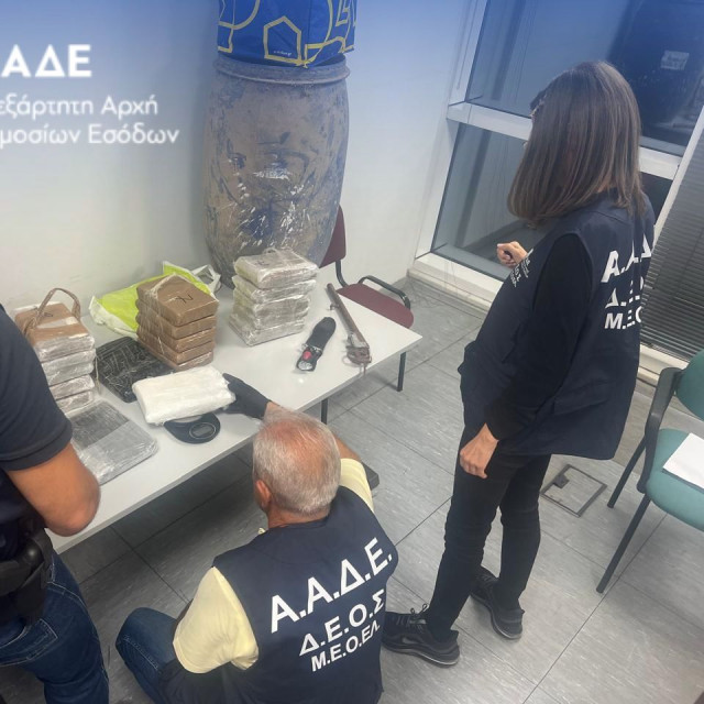 ΑΑΔΕ: Νέα ποσότητα κοκαΐνης εντοπίστηκε στο ίδιο κύκλωμα - 26,8 κιλά σε υπό ανέγερση οίκημα