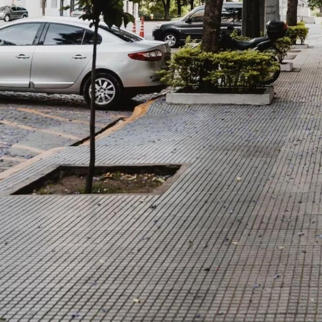 Το Μαρόκο σκάβει την άσφαλτο για να καταπολεμήσει τον μεγάλο εχθρό της νότιας Ευρώπης