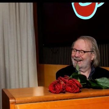 Η προεκλογική χάρη του Μπένι Άντερσον των ABBA στη Μαγκνταλένα Άντερσον: Πώς διασκεύασε το Mamma Mia