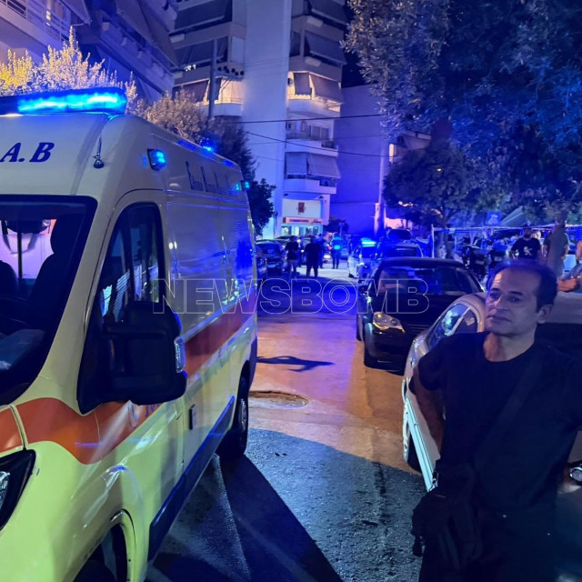 Αγρυπνία για τον Γιώργο Μαζωνάκη: 10 λιποθυμικά επεισόδια - Ενισχύσεις έχει ζητήσει το ΕΚΑΒ