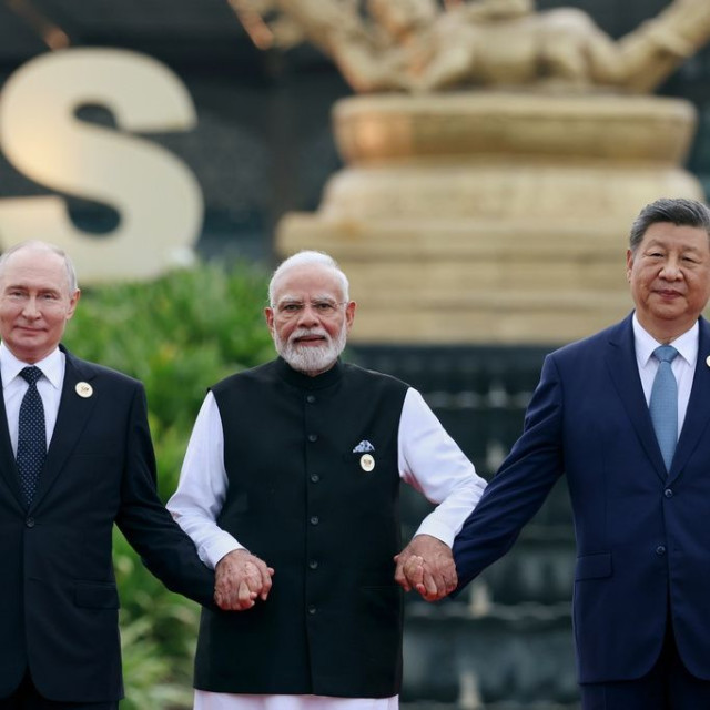 Σύνοδος BRICS: Ομόφωνη κοινή διακήρυξη με πυρά Σι κατά Τραμπ και λεπτές γεωπολιτικές ισορροπίες