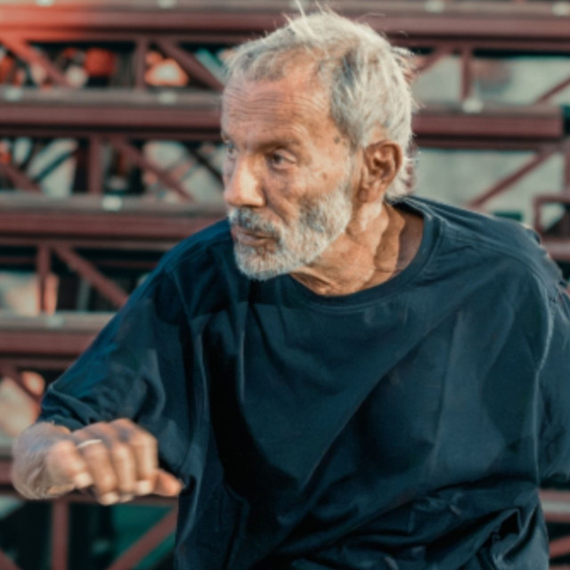 Σταύρος Ξαρχάκος για Γιώργο Μαζωνάκη: «Το τελευταίο λαϊκό είδωλο»