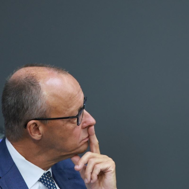 Γερμανία: Στα ύψη τα καύσιμα - Ο Μερτς υπόσχεται μέτρα, αλλά λέει «όχι» σε φόρο υπερκερδών