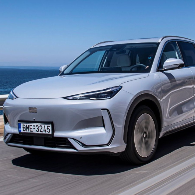 Το Geely EX5 γίνεται E5 και αναβαθμίζεται