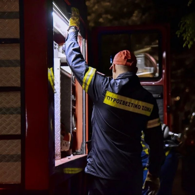 Πυρκαγιά σε χαμηλή βλάστηση στο Σοφό Ασπροπύργου