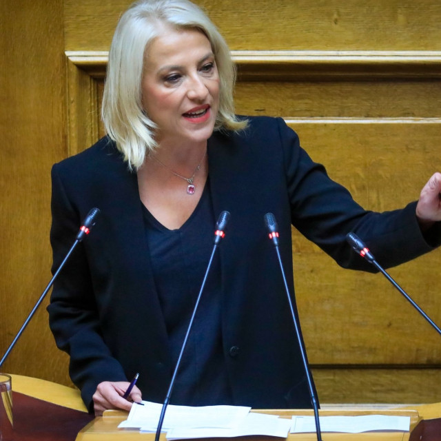 Δούρου: «Ο απομονωμένος πρωθυπουργός εργαλειοποιεί μία κορυφαία διαδικασία»