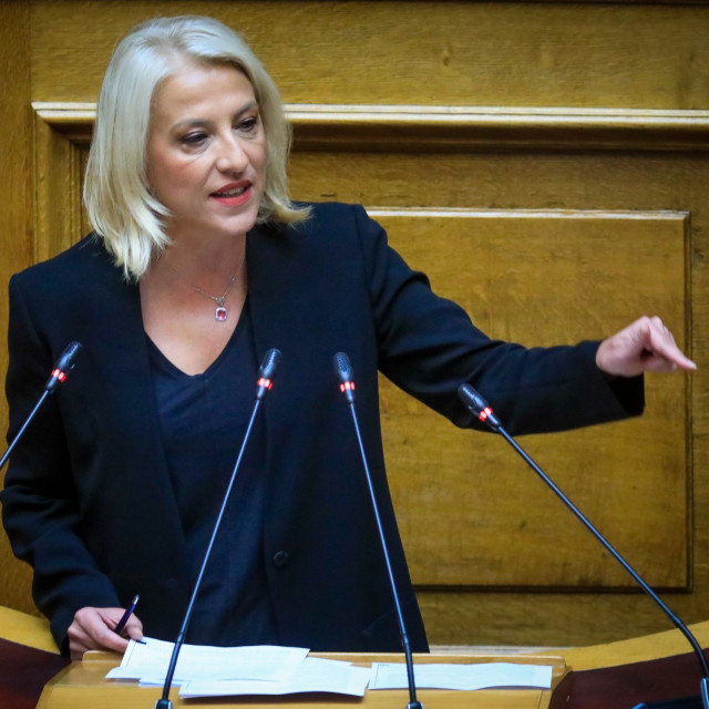 Δούρου για Συνταγματική Αναθεώρηση: «Ο ΣΥΡΙΖΑ-ΠΣ δεν δίνει λευκή επιταγή στην κυβέρνηση»