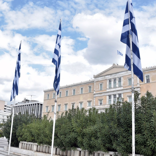 Τα ευρήματα των δημοσκοπήσεων: Η ΝΔ πάνω από το 30%, αλλά η κάλπη παραμένει ρευστή