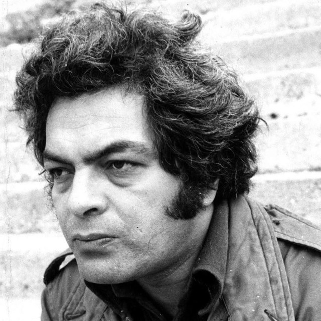 Μάνος Λοΐζος: «Δύο μάτια γεμάτα καλοσύνη» και μια αγκαλιά τραγούδια που δεν πήγαν χαμένα