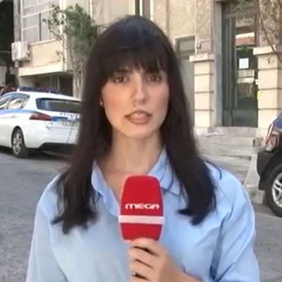 Έφη Ρασσιά: Η «Βάλια» από το «Καφέ της Χαράς» έγινε... ρεπόρτερ στο MEGA