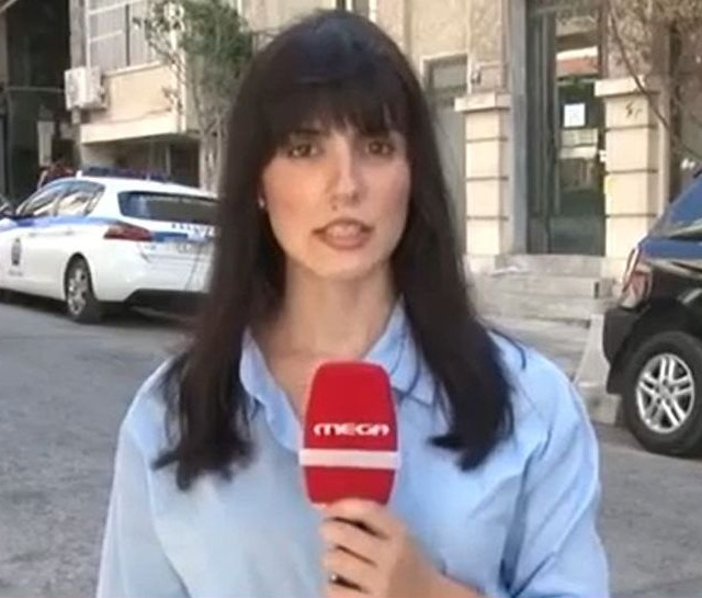 Έφη Ρασσιά: Η «Βάλια» από το «Καφέ της Χαράς» έγινε... ρεπόρτερ στο MEGA