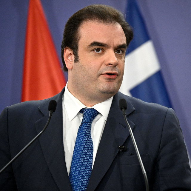 Πιερρακάκης για καύσιμα: «Δεν μας νοιάζει ο μηχανισμός, μας νοιάζει η τιμή στο ταμπλό»