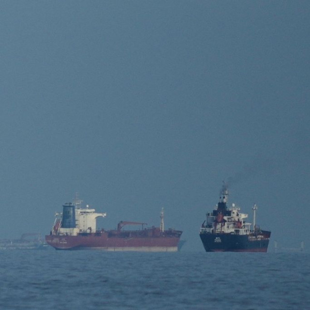 Φρουροί της Επανάστασης: Πλήγμα σε τάνκερ στα Στενά του Ορμούζ – «Επιχείρησε παράνομη διέλευση»