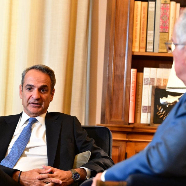 Μητσοτάκης σε Τασούλα: Μας περιμένει δύσκολος χειμώνας - Πετρέλαιο θέρμανσης 1η προτεραιότητα, στήριξη στο diesel - Τι είπε για μείωση ΕΦΚ - Προστατευμένη η Ελλάδα από πιέσεις σε αγορά ομολόγων