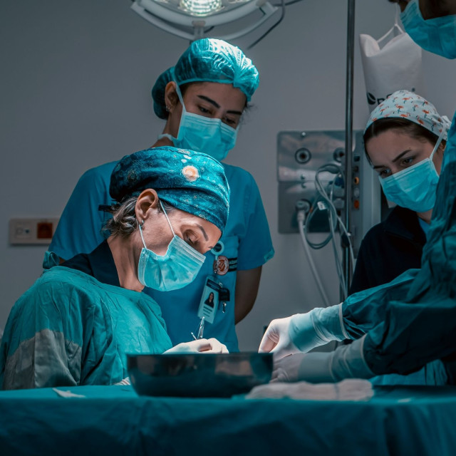 Κίνα: Γιατροί βρήκαν μεταλλικές βελόνες στην καρδιά, την κοιλιά και τη λεκάνη ενός άνδρα