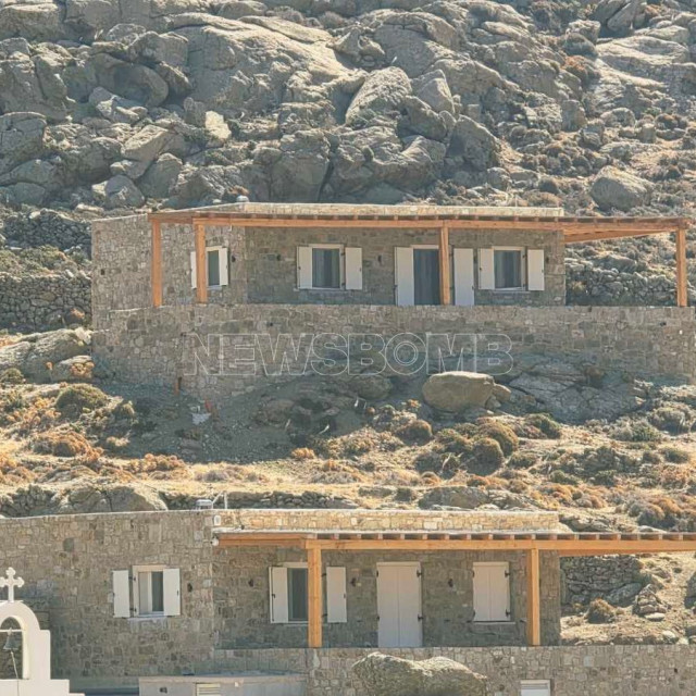 Υπό αστυνομική φρούρηση η Πολεοδομία Μυκόνου: Στο μικροσκόπιο τα αρχεία της υπηρεσίας