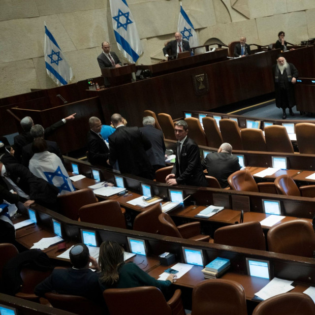 Ισραήλ - Ανατροπή σε δημοσκόπηση: Το μπλοκ Νετανιάχου περνά οριακά μπροστά από την αντιπολίτευση