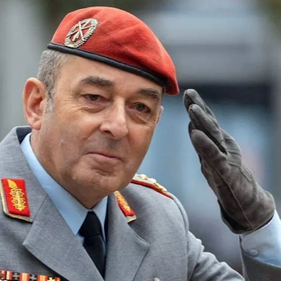 NATO: Ο Γερμανός στρατηγός Κάρστεν Μπρόιερ εκλέχθηκε νέος αρχηγός της Στρατιωτικής Διοίκησης