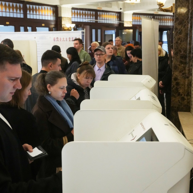Ρωσία: Εκλογές χωρίς αντίπαλο για τον Πούτιν και με κυβερνοεπίθεση στο ηλεκτρονικό σύστημα