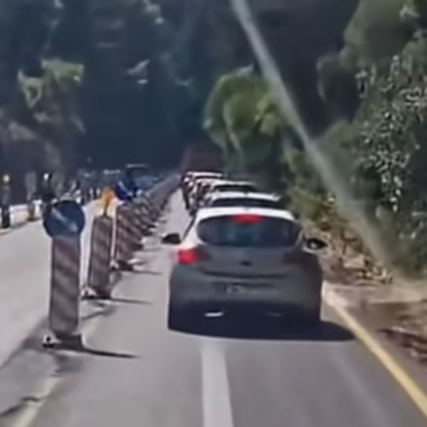 ΒΟΑΚ: Βανάκι μπήκε στη λωρίδα των έργων για να προσπεράσει φορτηγό