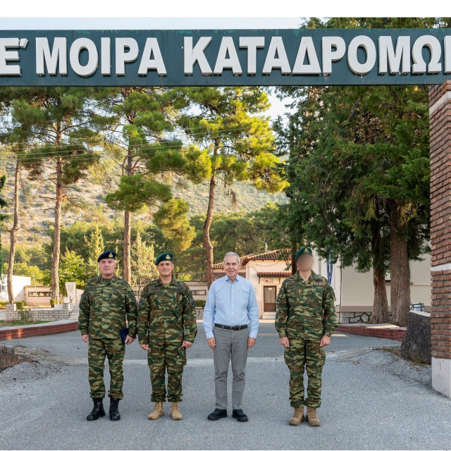 Στην Ε' Μοίρα Καταδρομών ο Δαβάκης - «Σε καλά χέρια η εθνική ασφάλεια της πατρίδας»