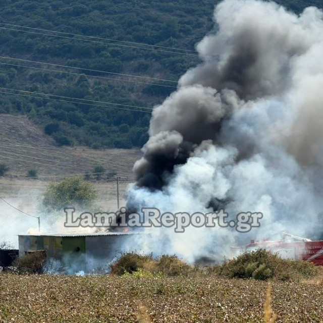 Συναγερμός για πυρκαγιά σε αποθήκη-ξηραντήριο στην Αγριλιά Λαμίας
