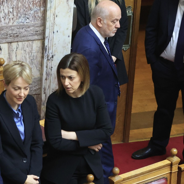 Η Αγαπηδάκη απάντησε στον Φαραντούρη με φράση της Μαργαρίτας Παπανδρέου