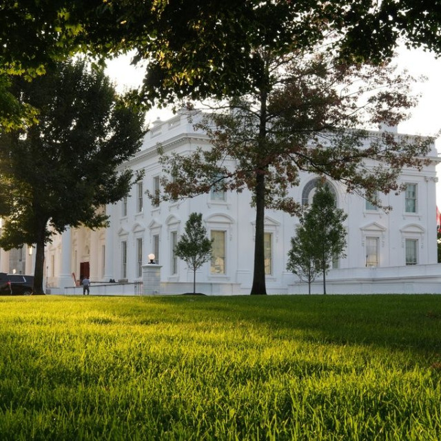 ΗΠΑ: CNN, MS NOW και Politico προσφεύγουν στη Δικαιοσύνη για την απαγόρευση εισόδου στον Λευκό Οίκο