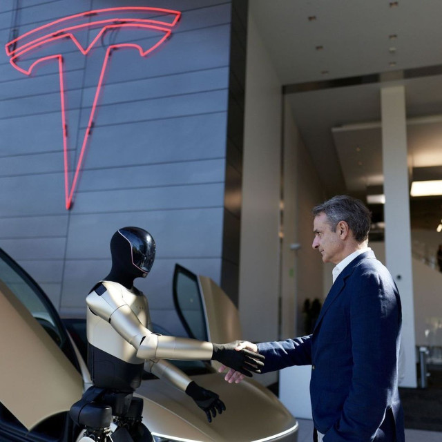 Ο Κυριάκος Μητσοτάκης στο εργοστάσιο της Tesla - Η ξενάγηση και η ενημέρωησ για το πρόγρμαμα Optimus