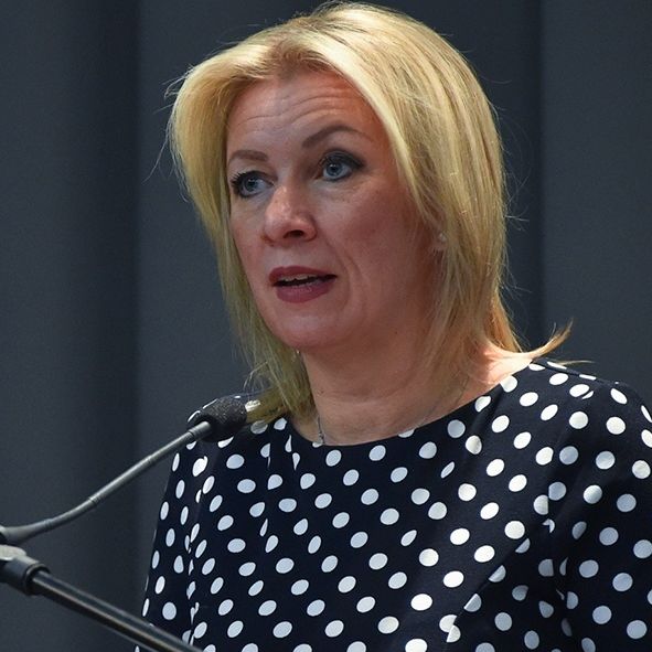 Ζαχάροβα: Η συμπεριφορά του Ζελένσκι υποδηλώνει ότι κάνει χρήση απαγορευμένων ουσιών