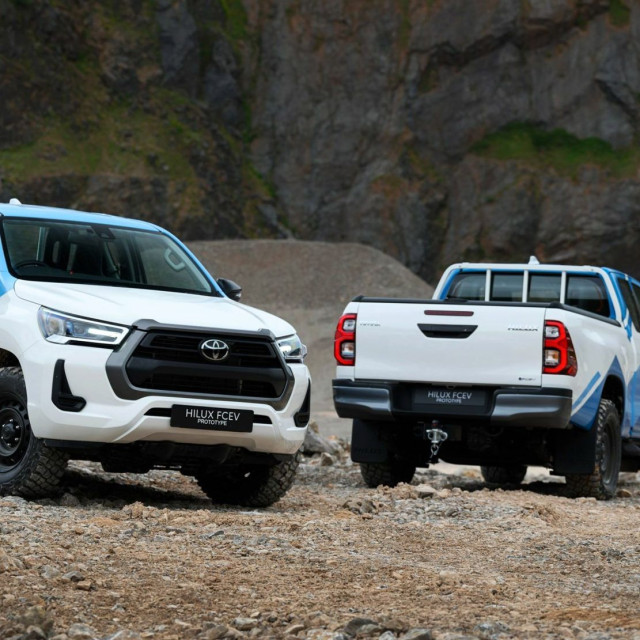 Το Toyota Hilux με υδρογόνο μπαίνει στην παραγωγή