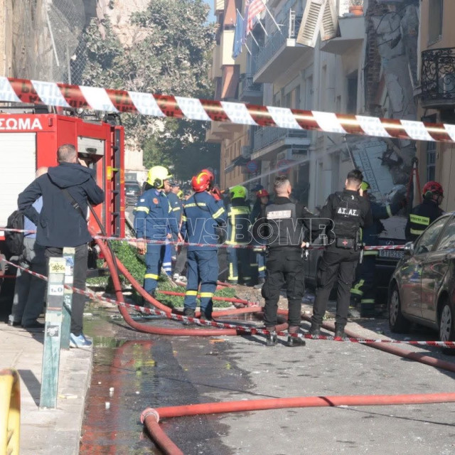 Έκρηξη στην Πλάκα: Ισοπεδώθηκε το κτίριο, 3 τραυματίες - Η ΕΜΑΚ ψάχνει για εγκλωβισμένους - Βίντεο
