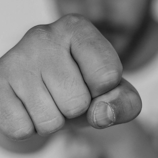 Απόλυση με επεισοδιακή κατάληξη στα Τρίκαλα: Εργαζόμενος γρονθοκόπησε τον εργοδότη του