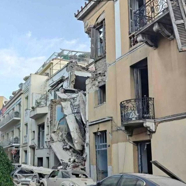 Πλάκα - Καθηγητής Καρύδης: Το κτίριο ήταν «από έξω μπέλα μπέλα και από μέσα Κατσίβελα»
