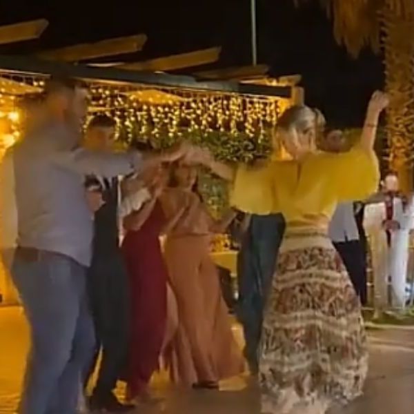 Κρήτη: Μερακλίνα ανέβηκε στην πίστα και ξεσήκωσε τους πάντες