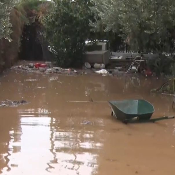 Εύβοια: Εφιαλτική νύχτα για 300 κατοίκους - Κοινότητα έμεινε αποκομμένη από ορμητικά νερά