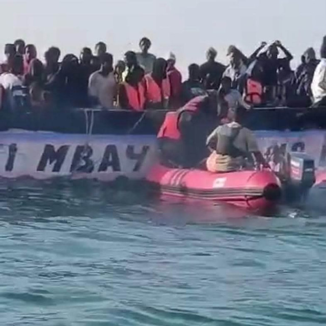 Μαυριτανία: Διάσωση 260 μεταναστών στα ανοικτά της Νουακσότ – Ανάμεσά τους 17 παιδιά