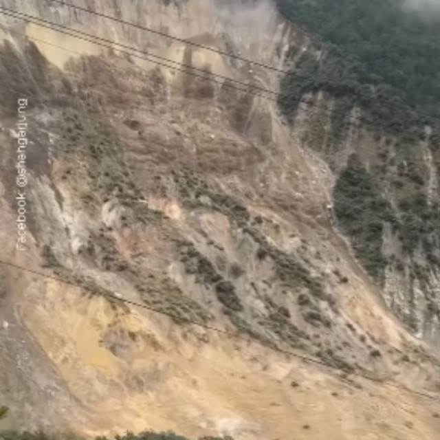 Νεπάλ: Συγκλονιστικό βίντεο από την κατάρρευση πλαγιάς βουνού