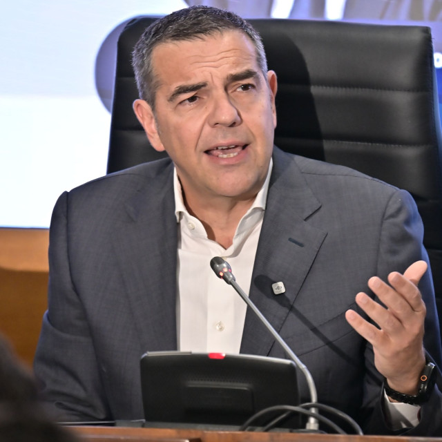 Τσίπρας: Μείωση ΦΠΑ στο 6%, κατάργηση προκαταβολής φόρου - Το σχέδιο για μικρομεσαίες επιχειρήσεις