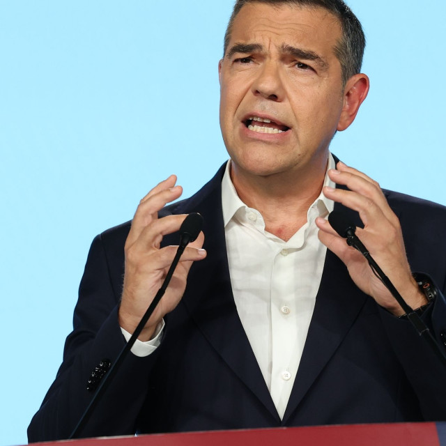 Τσίπρας στο Marianne: «Βουλγαρικοί μισθοί, γαλλικές τιμές και κινεζικές συνθήκες εργασίας»