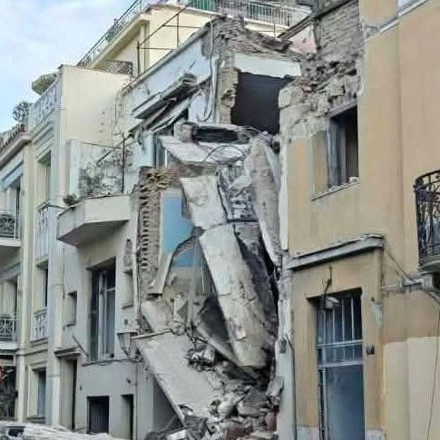Το φως του μπάνιου πίσω από την τραγωδία στην Πλάκα; Οι έρευνες για τις συσκευές του δευτέρου ορόφου