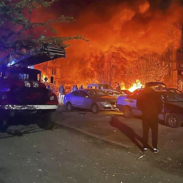 Κίεβο: Νέο μπαράζ εκρήξεων – Συναγερμός για βαλλιστικούς πυραύλους και drones